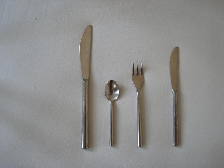 Bestek TRENTO 18/10, Antiek en Kunst, Antiek | Bestek, Ophalen of Verzenden