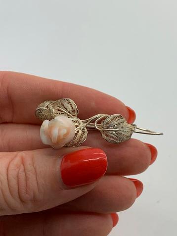 V504 Prachtige zilveren antieke broche beschikbaar voor biedingen