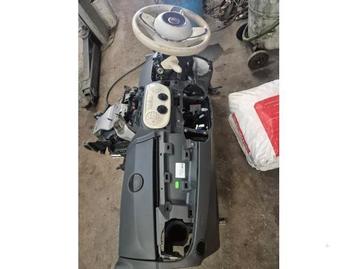 Airbag set + dashboard van een Fiat 500 beschikbaar voor biedingen