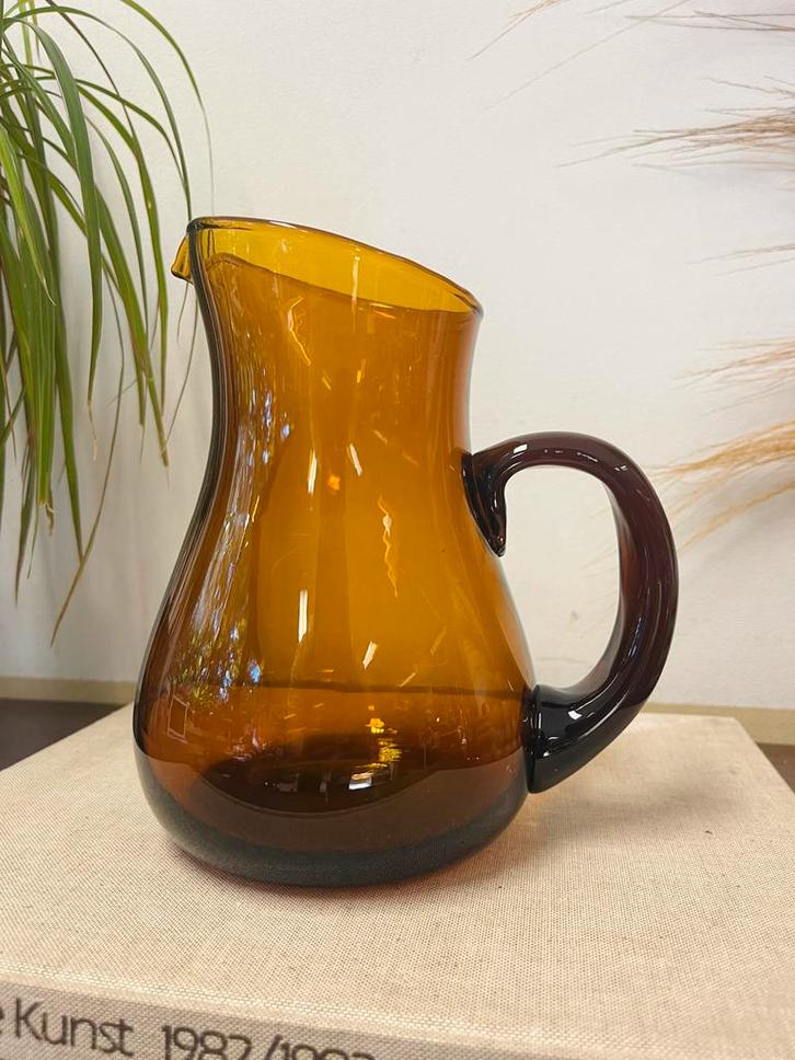 Prachtige vintage Amberkleurige Glazen Kan pitcher karaf, Antiek en Kunst, Antiek | Glas en Kristal, Ophalen of Verzenden