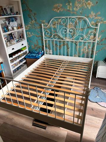 Metalen bedframe & lattenbodems ( 140 x 200 ) beschikbaar voor biedingen