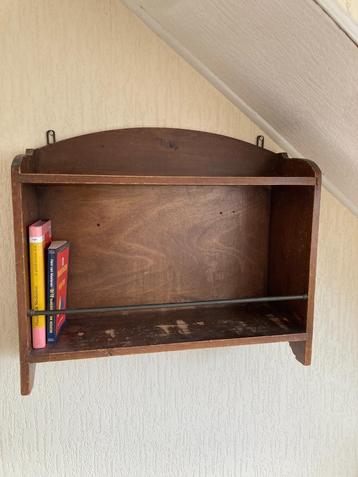 boekenkastje beschikbaar voor biedingen