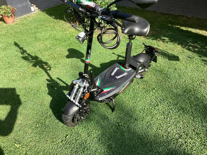 Trendiamo Country Plus Step/ scooter Nieuwstaat met kenteken, Fietsen en Brommers, Steps, Zo goed als nieuw, Elektrische step (E-scooter)