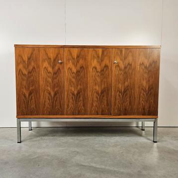 Vintage highboard, prachtige nerf beschikbaar voor biedingen