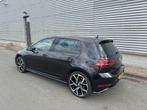 Volkswagen Golf 1.0 TSI 110pk 5D 2017 Zwart | Pano | R-line, Auto's, Voorwielaandrijving, Zwart, Grijs, 3 cilinders