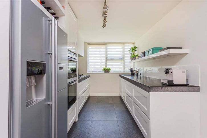 Greeploze hoge kwaliteits keuken in parallel opstelling, Huis en Inrichting, Keuken | Complete keukens, Zo goed als nieuw, Dubbelwandige keuken