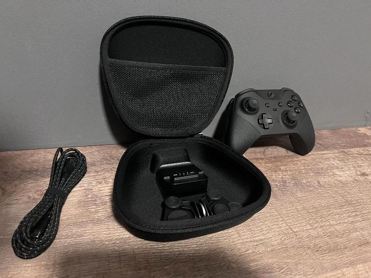 Microsoft Xbox Elite Wireless Controller Series 2 Zwart, Spelcomputers en Games, Spelcomputers | Xbox | Accessoires, Zo goed als nieuw