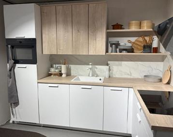 Showroomkeuken Nobilia Trent Superkeukens beschikbaar voor biedingen