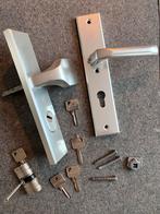 SKG3 Slot met cilinder en 5 sleutels - Overcompleet, Ophalen of Verzenden, Zo goed als nieuw, Overige materialen, Slot