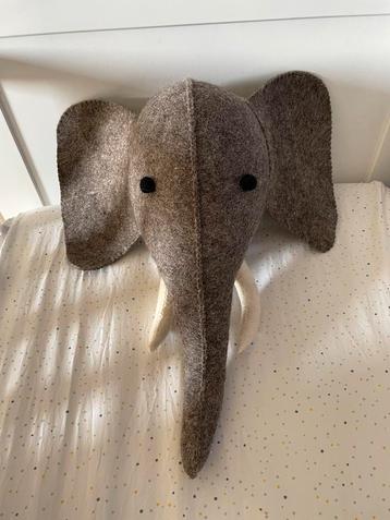 Loods 5 knuffel olifanten hoofd beschikbaar voor biedingen