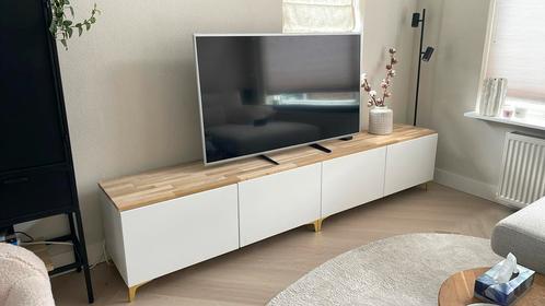 Ikea besta kast met eiken plank en pootjes, Huis en Inrichting, Kasten | Televisiemeubels, Zo goed als nieuw, Minder dan 100 cm