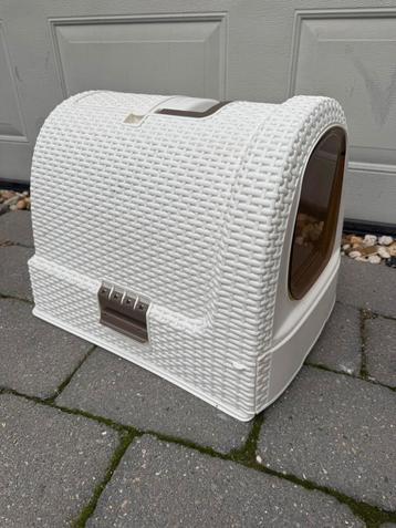 Zeer nette witte Curver kattenbak beschikbaar voor biedingen