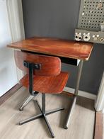 Superleuk vintage set bureau/lessenaar met stoeltje, Kinderen en Baby's, Kinderkamer | Tafels en Stoelen, Ophalen, Zo goed als nieuw