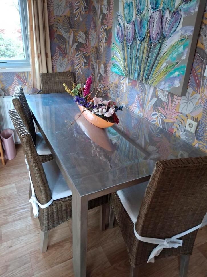 Eetkamertafel met 4 rieten stoelen, Huis en Inrichting, Tafels | Eettafels, Zo goed als nieuw, 50 tot 100 cm, 150 tot 200 cm, Vier personen