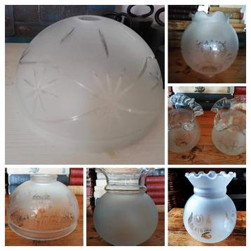 Diverse oude glazen lampenkapjes brocante beschikbaar voor biedingen