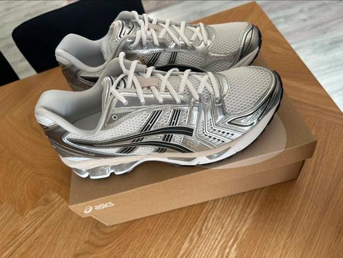Asics Gel Kayano 14 White Graphite Grey maat 46, Sport en Fitness, Loopsport en Atletiek, Nieuw, Hardloopschoenen, Asics, Ophalen of Verzenden