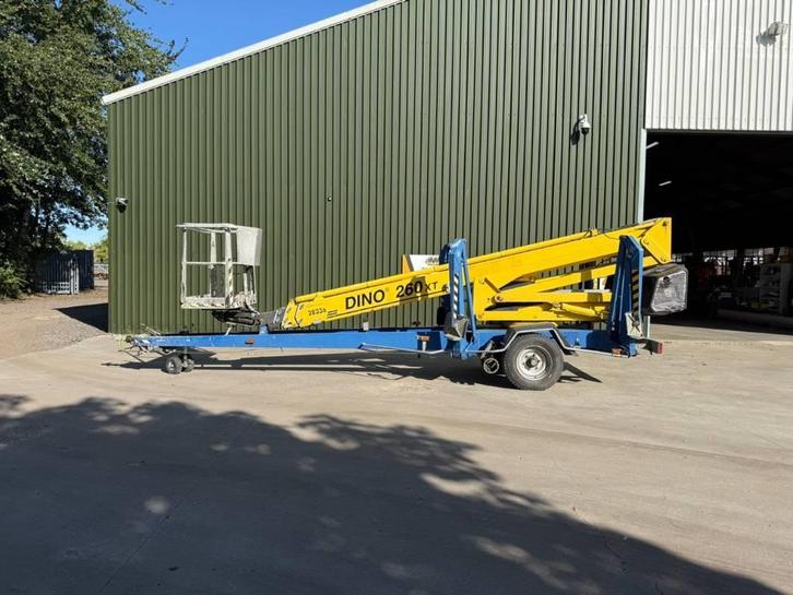 Dino 260 XT aanhangwagen hoogwerker 26m mover benzine, Zakelijke goederen, Machines en Bouw | Liften, Steigers en Ladders