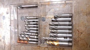 Metaal frezen 12 , 16  en 20 mm beschikbaar voor biedingen