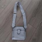 Leuke nieuwe zilverkleurige tas met strap, Ophalen of Verzenden, Nieuw