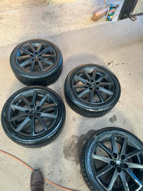 Nieuwe banden + gebruikte velg Volkswagen Caddy  17inch, Auto-onderdelen, Banden en Velgen, Verzenden
