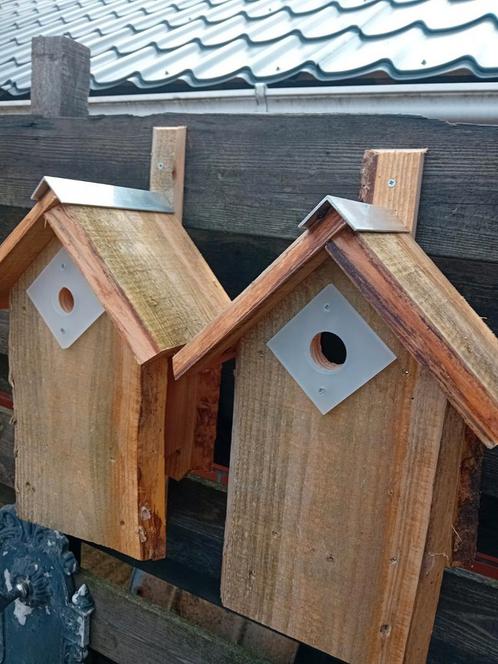 Vogelhuisje nestkastje met aluminium, Dieren en Toebehoren, Vogels | Hokken en Kooien, Nieuw, Hout, Ophalen of Verzenden