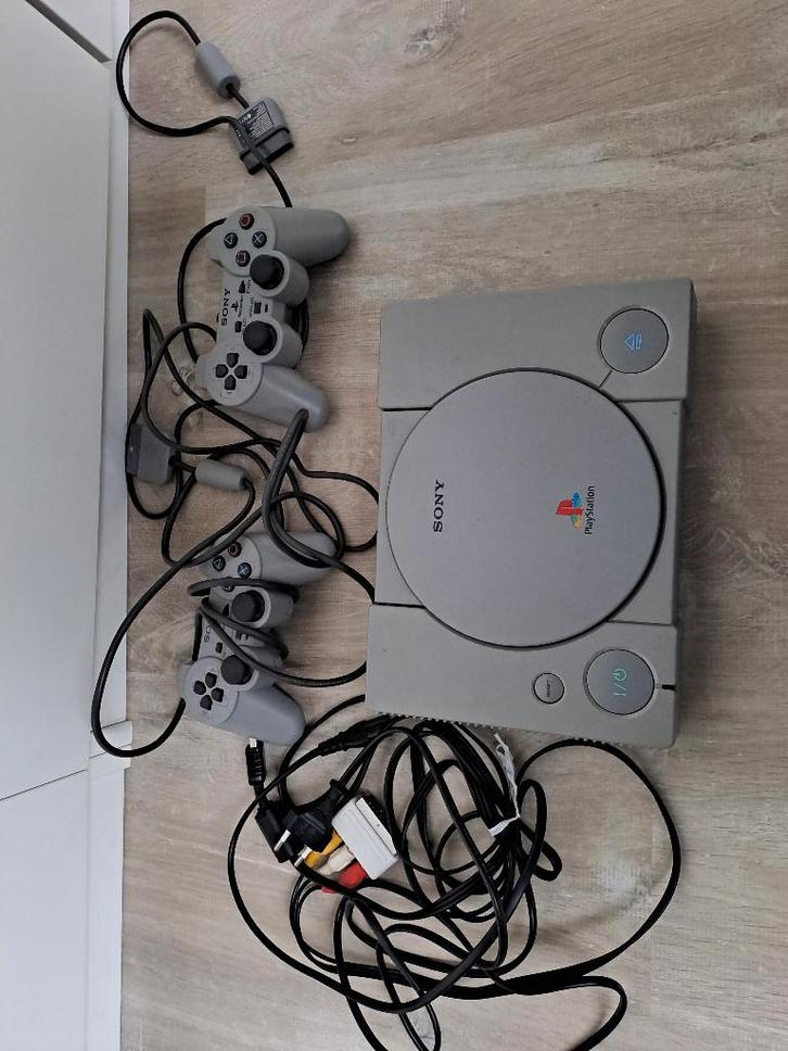 Playstation 1, Spelcomputers en Games, Spelcomputers | Sony PlayStation 1, Gebruikt, Met 1 controller, Met games, Met geheugenkaart