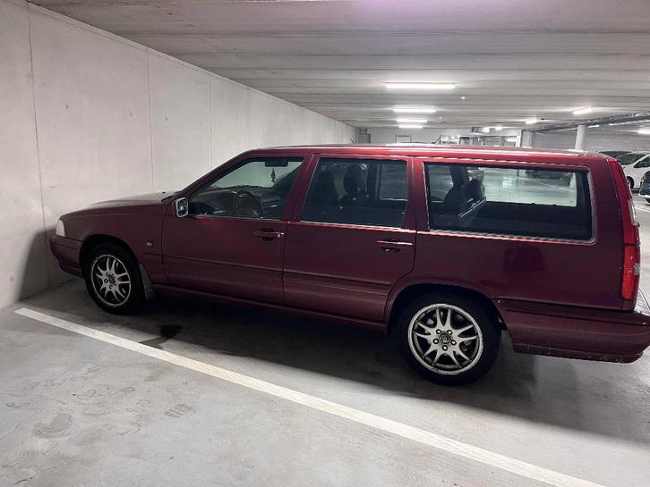 Volvo V70 2.4 140PK 2000 Rood - 311654 km, Auto's, Volvo, Particulier, V70, Airbags, Airconditioning, Centrale vergrendeling, Elektrische buitenspiegels