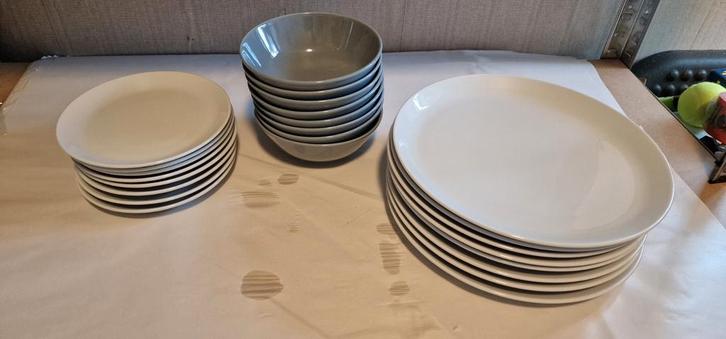 Ah vivo villeroy en boch porselein servies borden bordje kom, Huis en Inrichting, Keuken | Servies, Zo goed als nieuw, Compleet servies