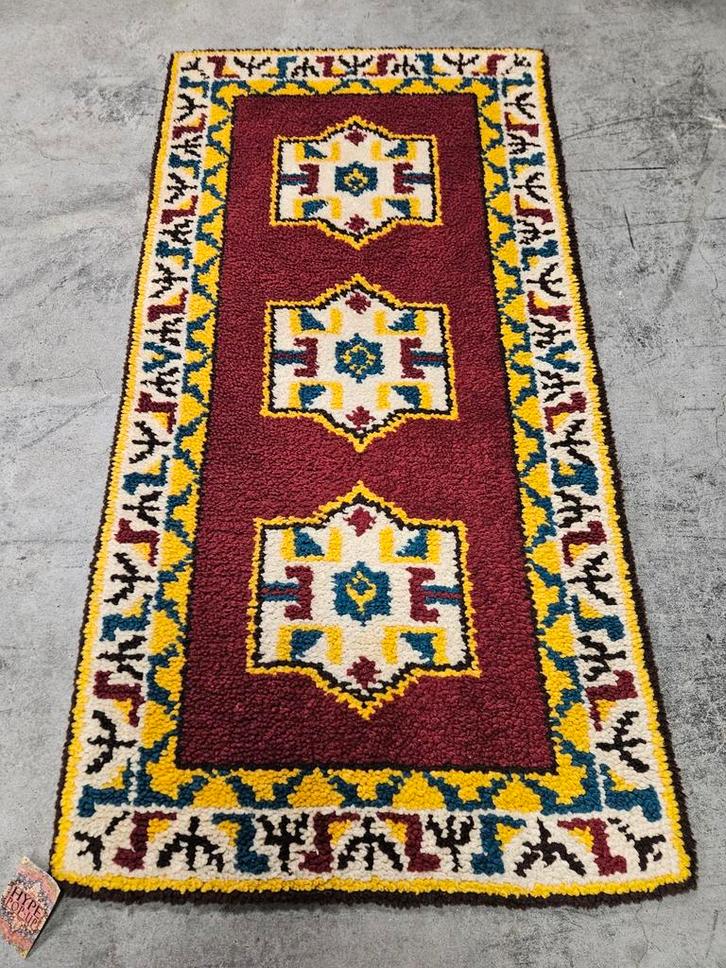 Vintage Handgemaakt wol Smyrna tapijt Retro 68x135cm, Huis en Inrichting, Stoffering | Tapijten en Kleden, Gebruikt, 50 tot 100 cm