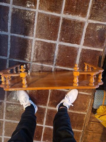 Houten Wandplank Decoratie beschikbaar voor biedingen