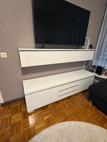 Twee delig tv meubel Ikea beschikbaar voor biedingen
