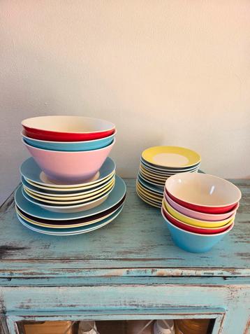 Kleurrijk servies Hema beschikbaar voor biedingen