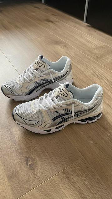 Asics Gel-Kayano 14 Midnight White beschikbaar voor biedingen