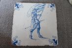 antieke 17 e eeuwse tegel met vlaggendrager/krijger/banier, Ophalen of Verzenden