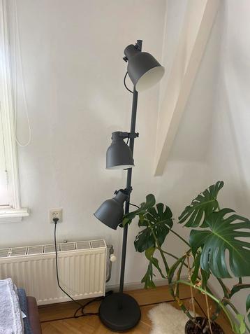 Zwarte Vloerlamp met 3 Spots