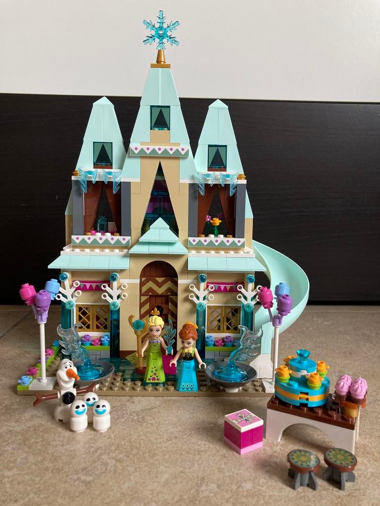 LEGO Disney Princess Het kasteelfeest in Arendelle 41068, Ophalen of Verzenden, Zo goed als nieuw, Complete set, Lego