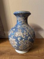 Riverdale Vaas - Blauw met bloemmotief, Blauw, Aardewerk of Porselein, Ophalen of Verzenden, Zo goed als nieuw