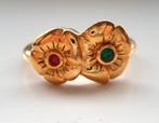 AVON ring. Bloemen met rode en groene steentjes. Goldplated., 18 tot 19, Nieuw, Ophalen of Verzenden, Dame