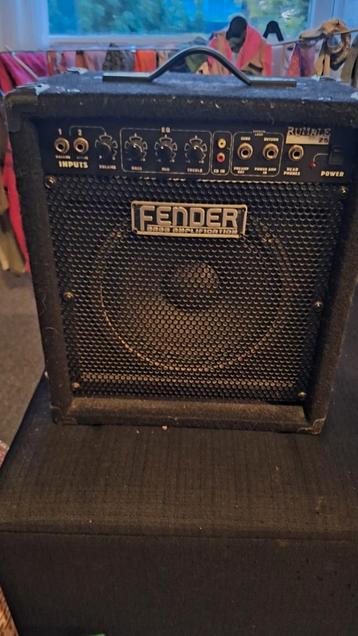 Fender 25 bass versterker beschikbaar voor biedingen