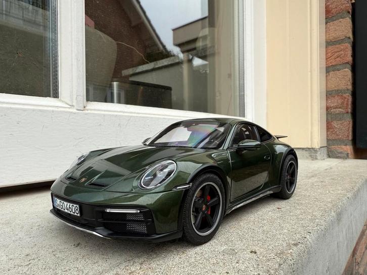 1:18 Porsche 911 992 Dakar groen 2023 Norev, Hobby en Vrije tijd, Modelauto's | 1:18, Zo goed als nieuw, Auto, Norev, Ophalen of Verzenden