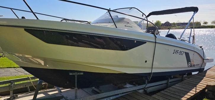Beneteau Flyer 8 SUNdeck + 300 PK Suzuki V6 (Consoleboot), Watersport en Boten, Speedboten, Zo goed als nieuw, 6 meter of meer