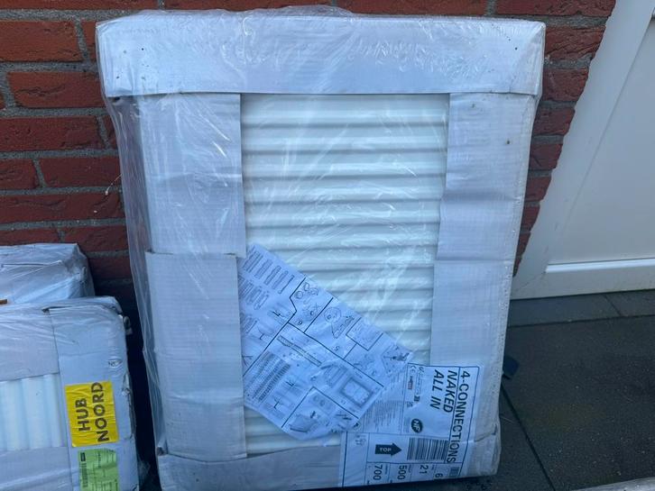 Nieuwe radiatoren te koop, nog in de originele verpakking, Doe-het-zelf en Verbouw, Verwarming en Radiatoren, Nieuw, Radiator