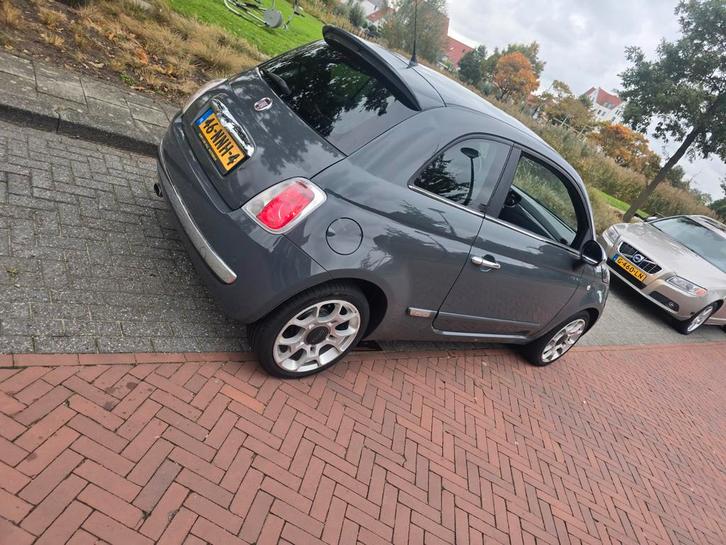 Fiat 500 1.2 AUT 2010 Grijs, Auto's, Fiat, Particulier, Adaptieve lichten, Airbags, Airconditioning, Alarm, Bluetooth, Metallic lak