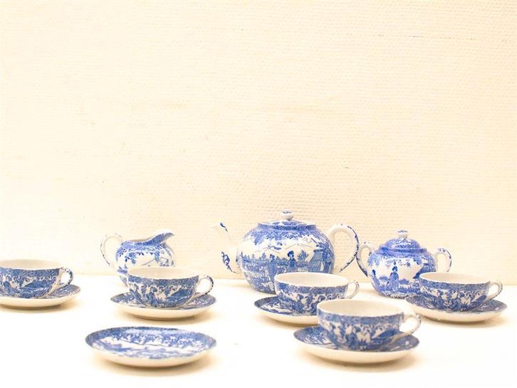 16 delog porseleinen koffie servies 33849, Huis en Inrichting, Keuken | Servies, Gebruikt, Bord(en), Wedgwood, Aardewerk, Ophalen of Verzenden