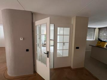 Prachtige dubbele deuren set van hout met glas beschikbaar voor biedingen