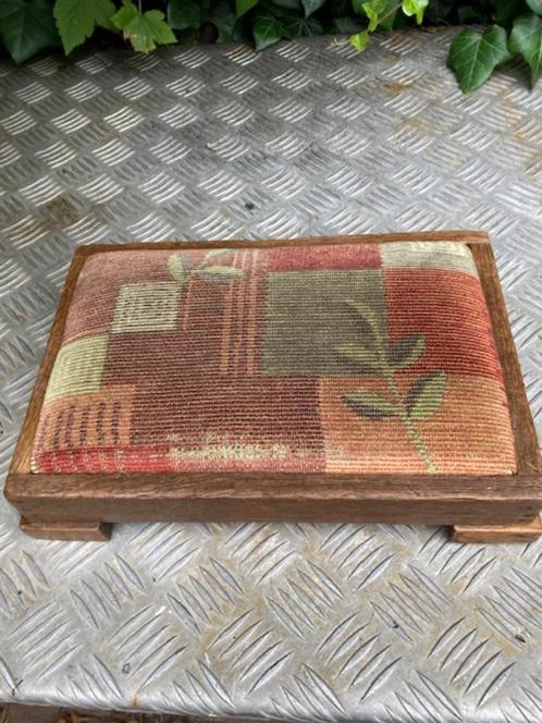 oud massief eiken voetenbankje nette kleurige bekleding, Antiek en Kunst, Antiek | Meubels | Stoelen en Banken, Ophalen of Verzenden