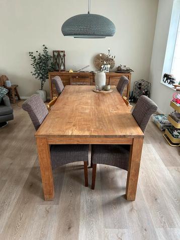 Teak Eettafel met 6 Stoelen beschikbaar voor biedingen