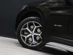 BMW X1 xDrive20i High Executive [AFNEEMBARE TREKHAAK, CAMERA, 1998 cc, Lichtsensor, Gebruikt, Leder en Stof
