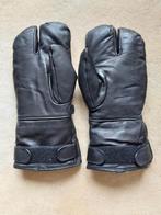 Nieuwe motorwanten, Motoren, Ophalen