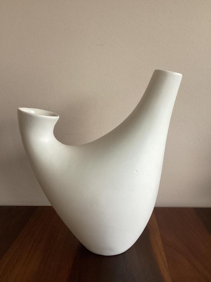 Witte aardewerk karaf, vaas, Cor Unum Zweitse Landsheer, Antiek en Kunst, Antiek | Keramiek en Aardewerk, Ophalen of Verzenden